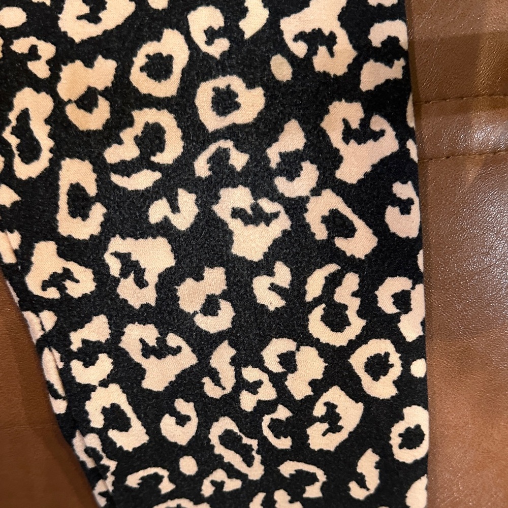 Dot Dot Smile Black and Cream Leopard Print Leggings - Picture 5 of 8